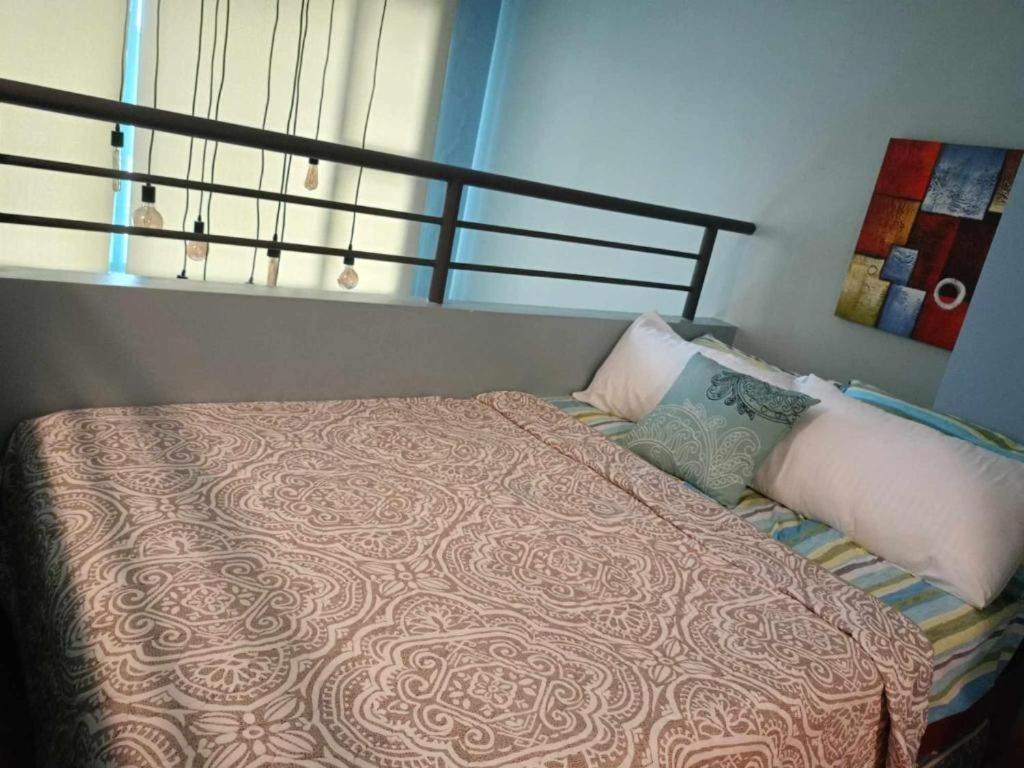 Loft Condo Beside Shangri-La Fort Manila Exterior photo